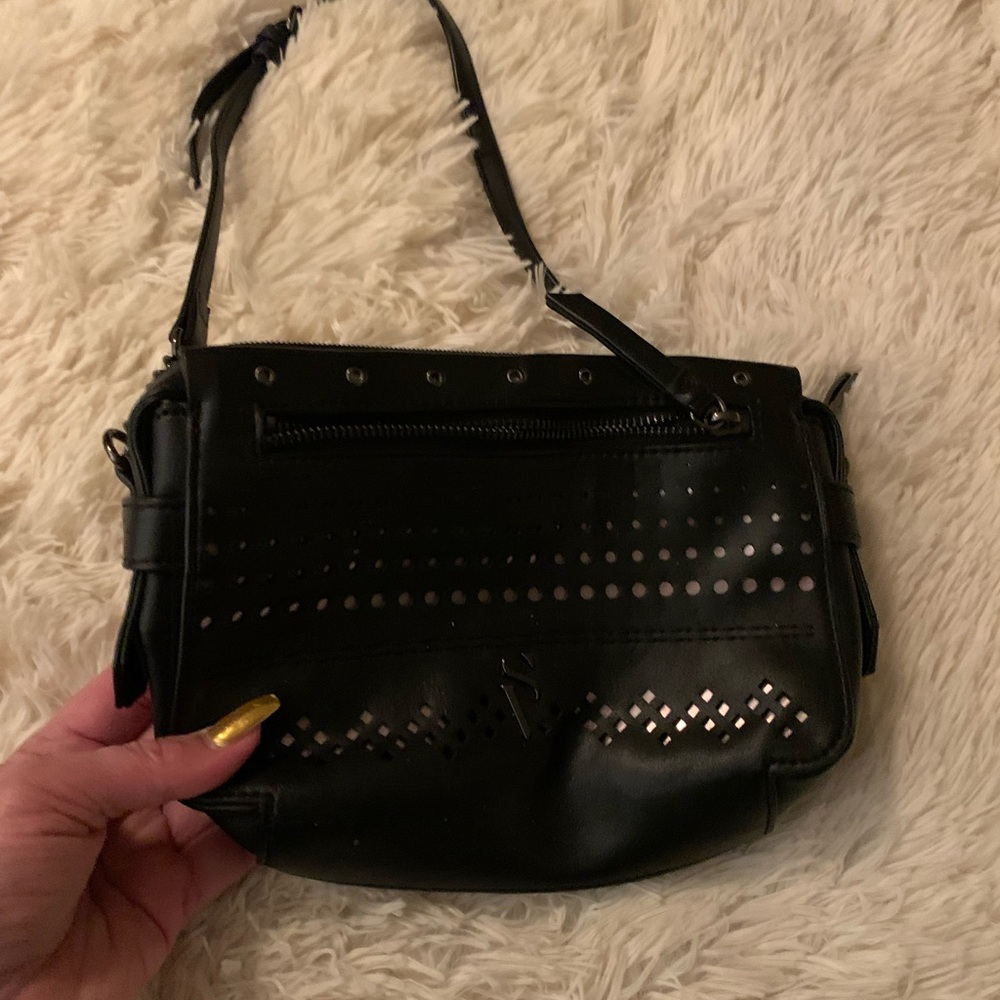 Simply Vera Wang crossbody bag H 6 x W9 x D3 /21-24 drop strap.